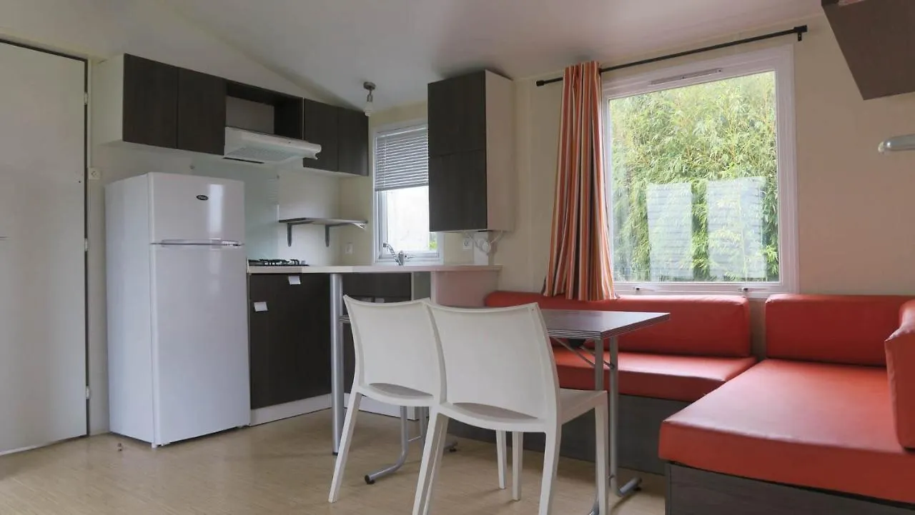 Hôtel Camping La Tuque à Belaye France