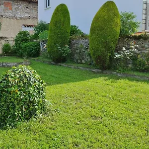  Hébergement de vacances La Jaunette, Fenil Avec Piscine